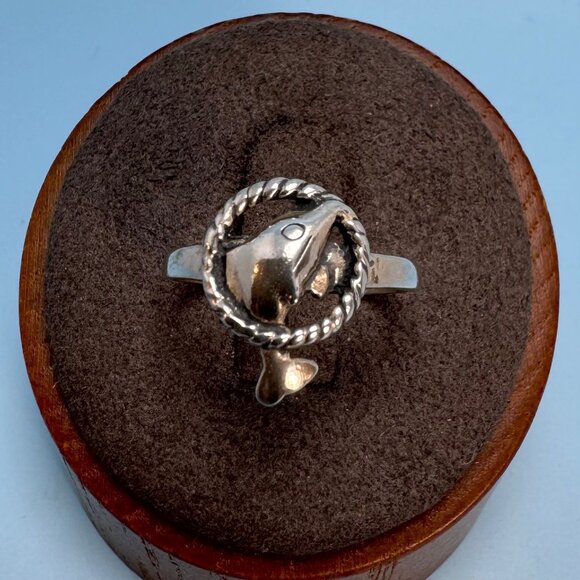 VTG Solid Sterling Silver 925 Dolphin Rope Border Design Ring Size 6 - Picture 1 of 8